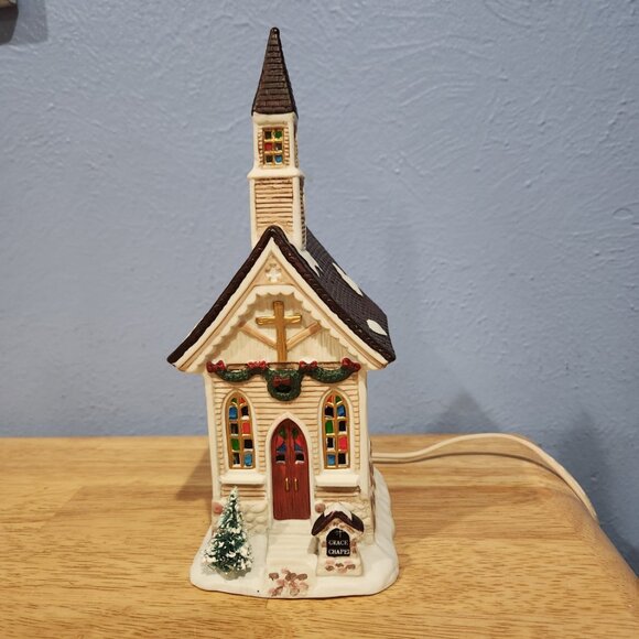 Vintage Christmas Valley Village Porcelain CHURCH GRACE CHAPEL House Lighted - Picture 8 of 10